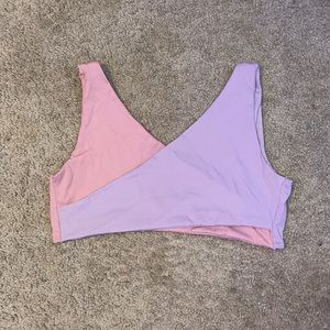 Color block sports bra